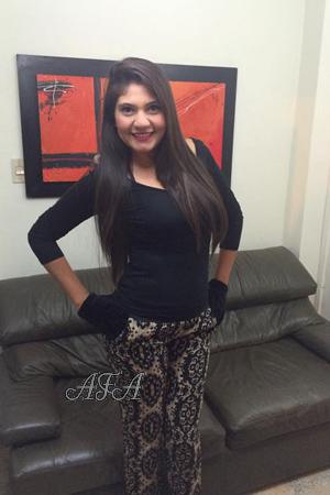 157704 - Yaneth Age: 32 - Colombia