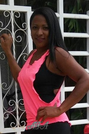 179081 - Yeimi Age: 40 - Colombia