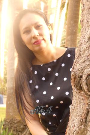 184595 - Liseth Age: 43 - Colombia