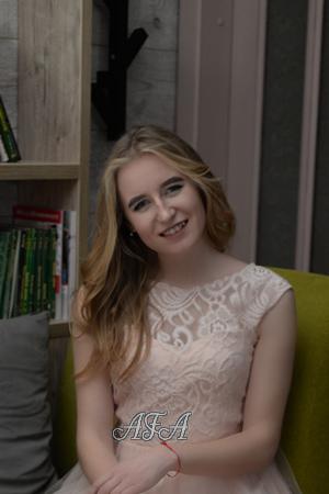 185517 - Anastasia Age: 28 - Ukraine