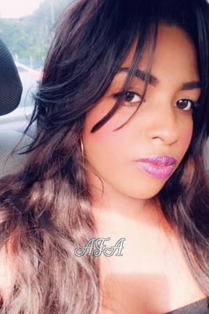 188167 - Laura Age: 28 - Colombia