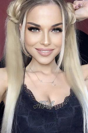 192181 - Oksana Age: 33 - Russia