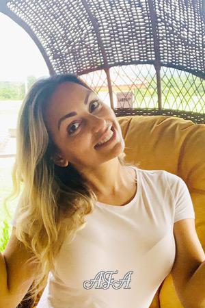 198139 - Shirley Age: 50 - Ireland