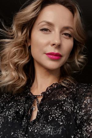 203964 - Ekaterina Age: 40 - Russia