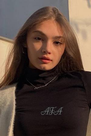 205821 - Ekaterina Age: 20 - Russia