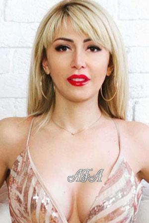 206808 - Viktoriia Age: 40 - Ukraine