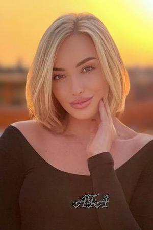 210613 - Yuliia Age: 30 - Ukraine