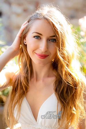 211336 - Ekaterina Age: 38 - Bulgaria