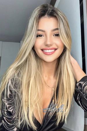 214701 - Oriana Age: 25 - Argentina