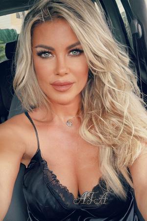 215335 - Irina Age: 50 - Spain