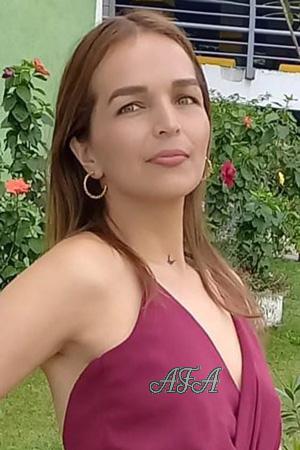 215386 - Jessica Age: 33 - Colombia