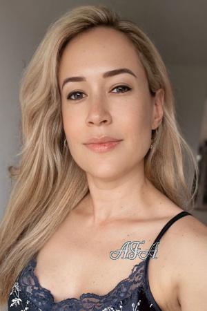 222044 - Laura Age: 39 - Colombia