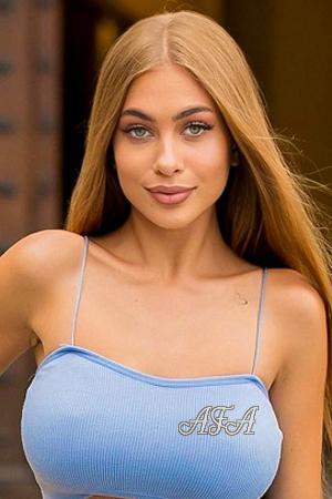 222821 - Albina Age: 21 - Ukraine