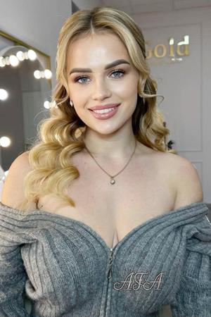 222823 - Ill�na Age: 23 - Ukraine