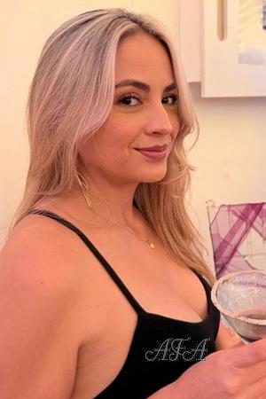 224609 - Yudy Age: 36 - Colombia