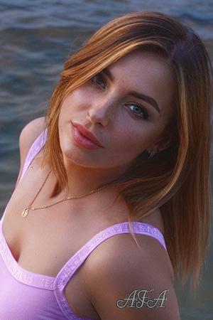 224794 - Kseniia Age: 35 - Ukraine