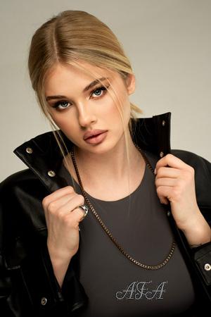 224854 - Anastasiia Age: 20 - Ukraine